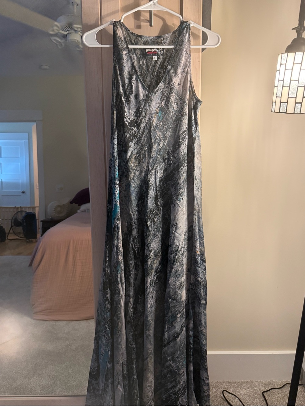 Sleeveless V-Neck Maxi Dress in Black & Gray - Unknown Brand